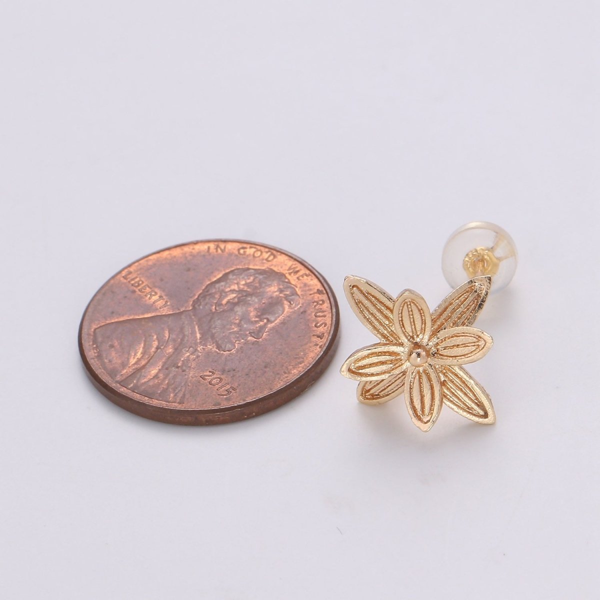 1 Pair Dainty Gold Filled Blooming Flower Studs L-018