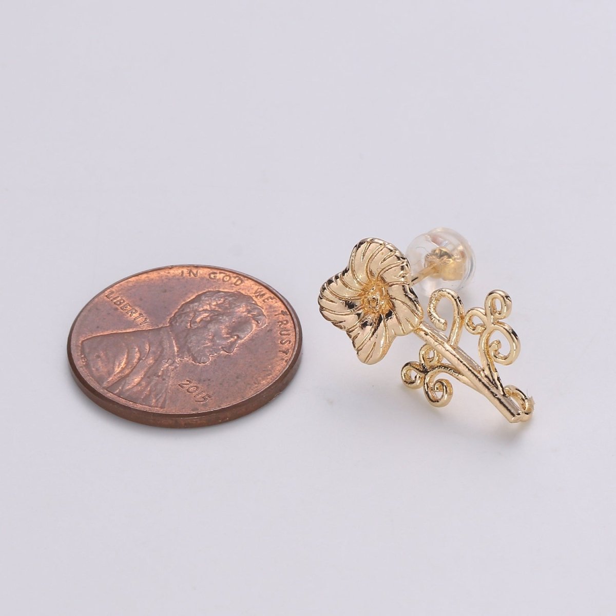 1 Pair Gold Filled Flower Studs L-017