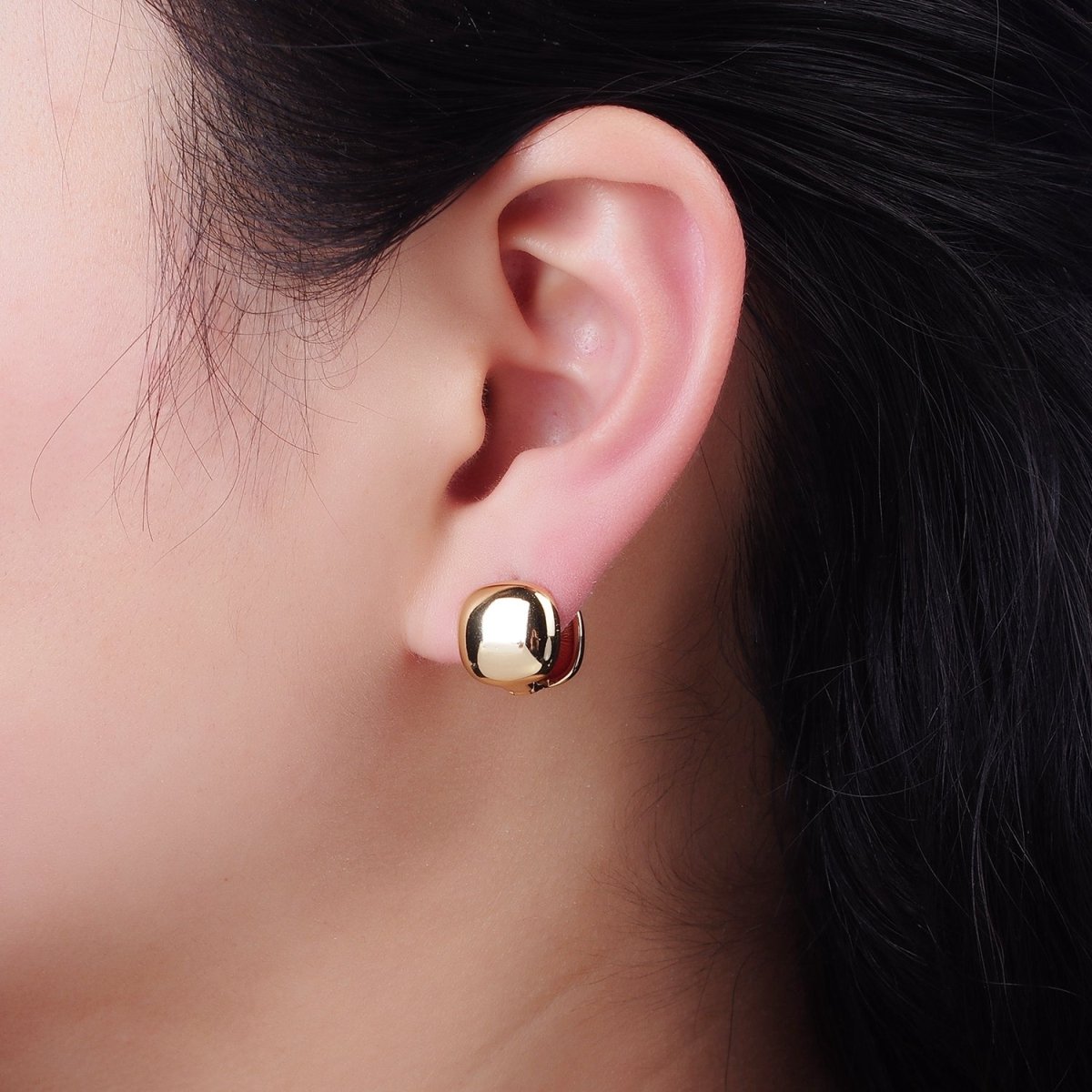 14K Gold Filled 12mm Chubby Square Minimalist Cartilage Huggie Earrings | AE410