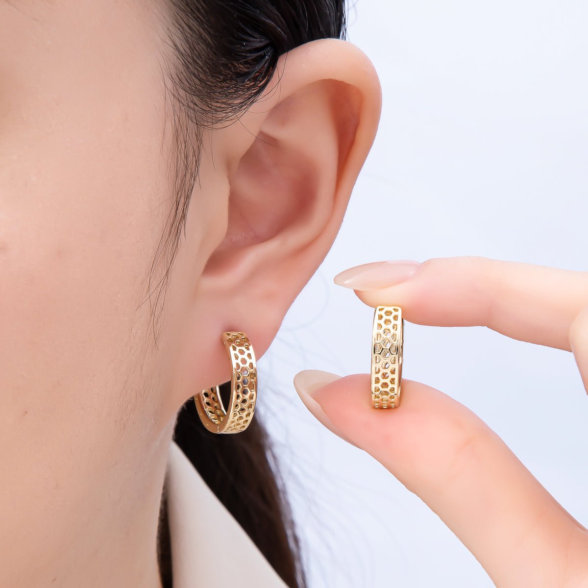 14K Gold Filled 19mm Round Filigree Open Huggie Earrings | Earrings-00358