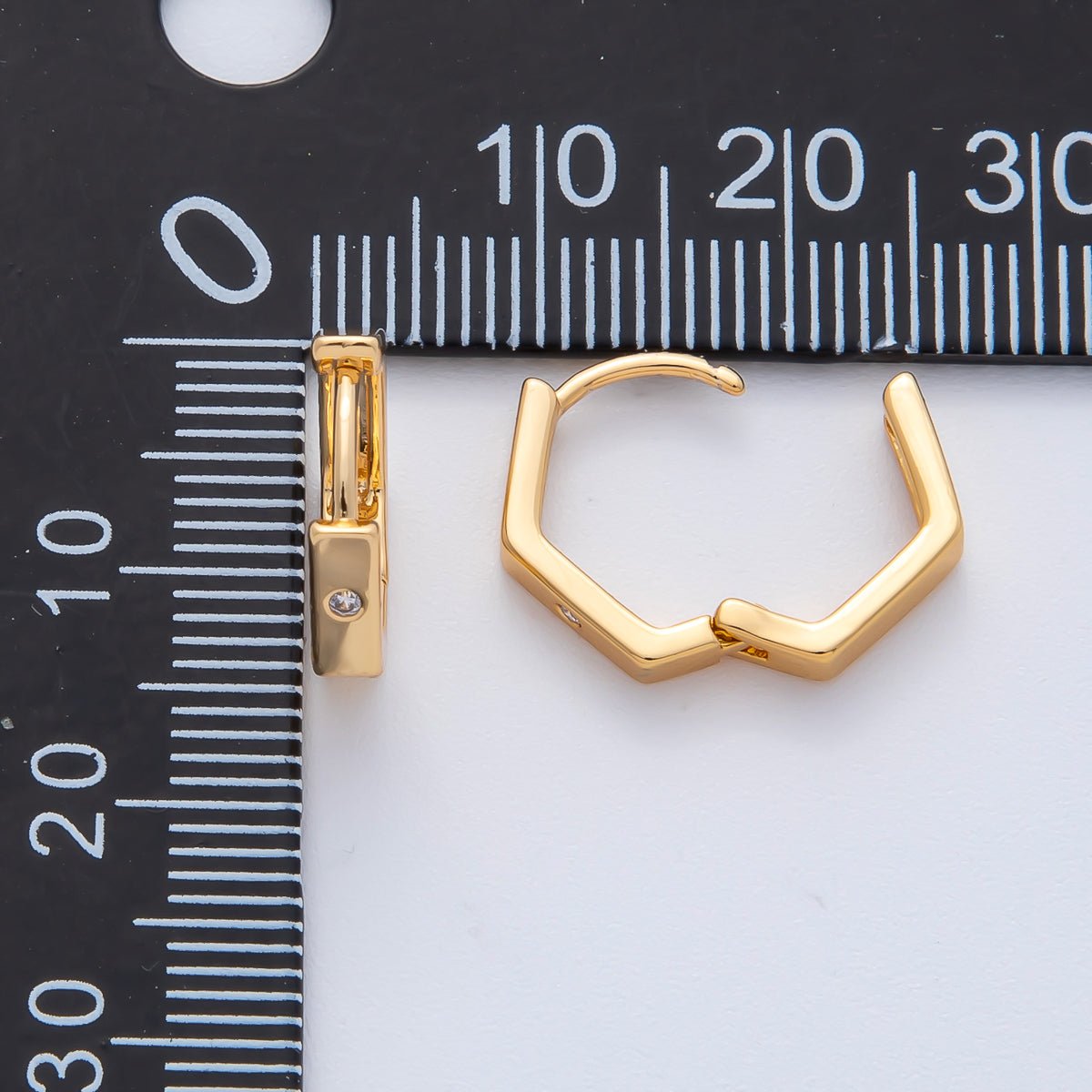 18K Gold Filled 15mm Simple Minimalist Dotted Hexagon Huggie Hoop Earrings | AD1611