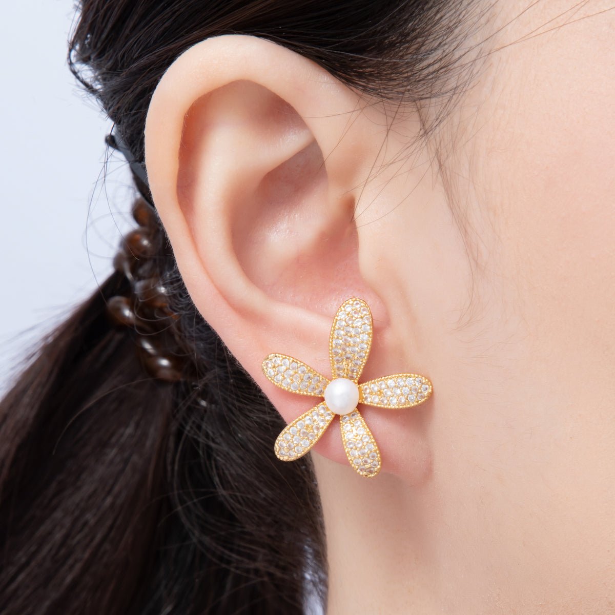 18K Gold Filled 17.5mm Shell Pearl Micro Paved CZ Flower Stud Earrings | Q416