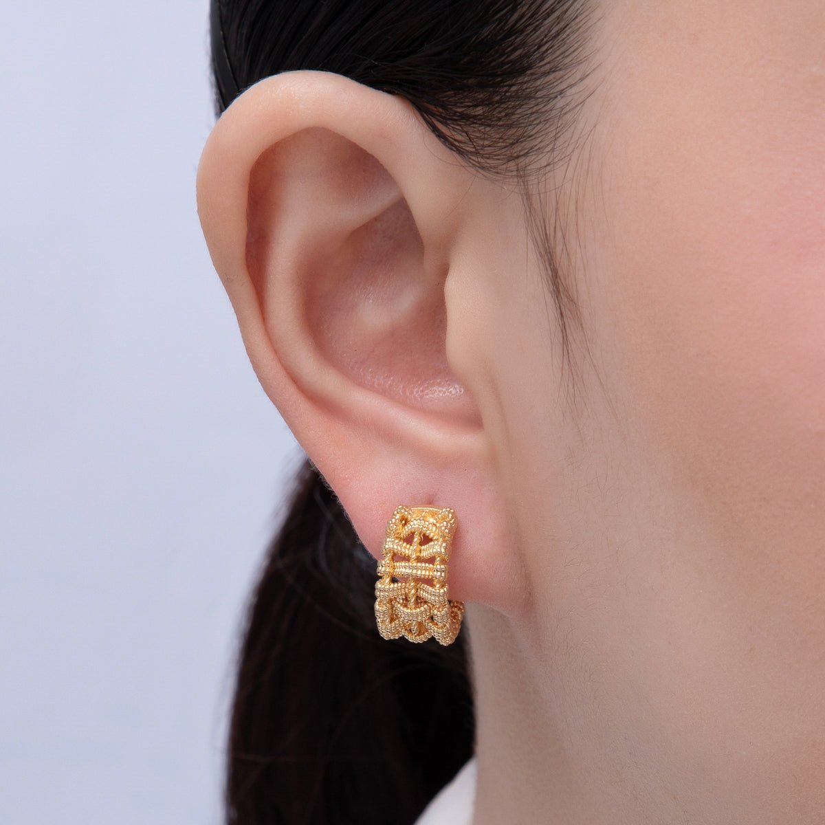 18K Gold Filled 17mm Geometric Rope C-Shaped Hoop Earrings | T001