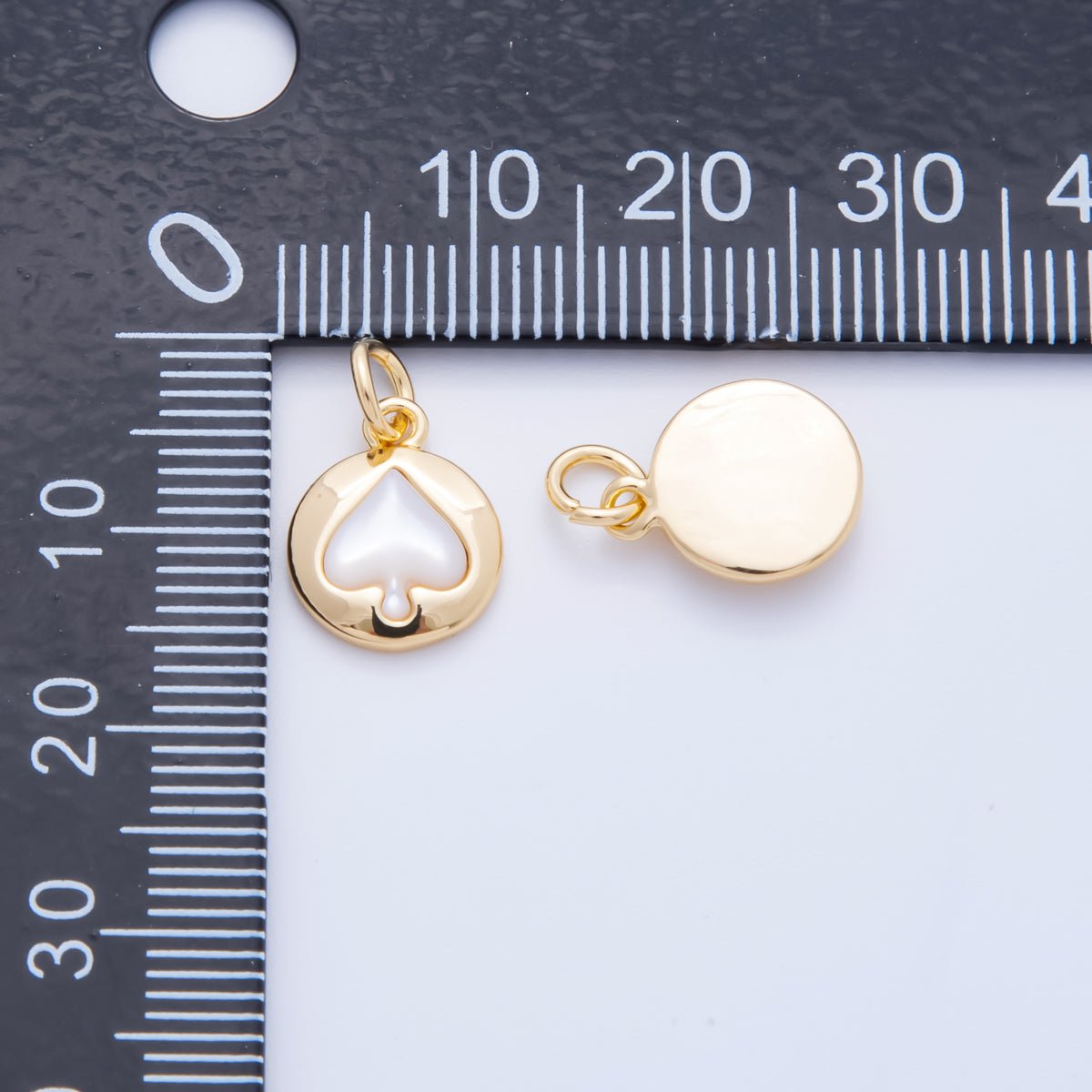 18K Gold Filled 19mm Shell Pearl Spade Card Sign Bezel Round Charm | AH-915