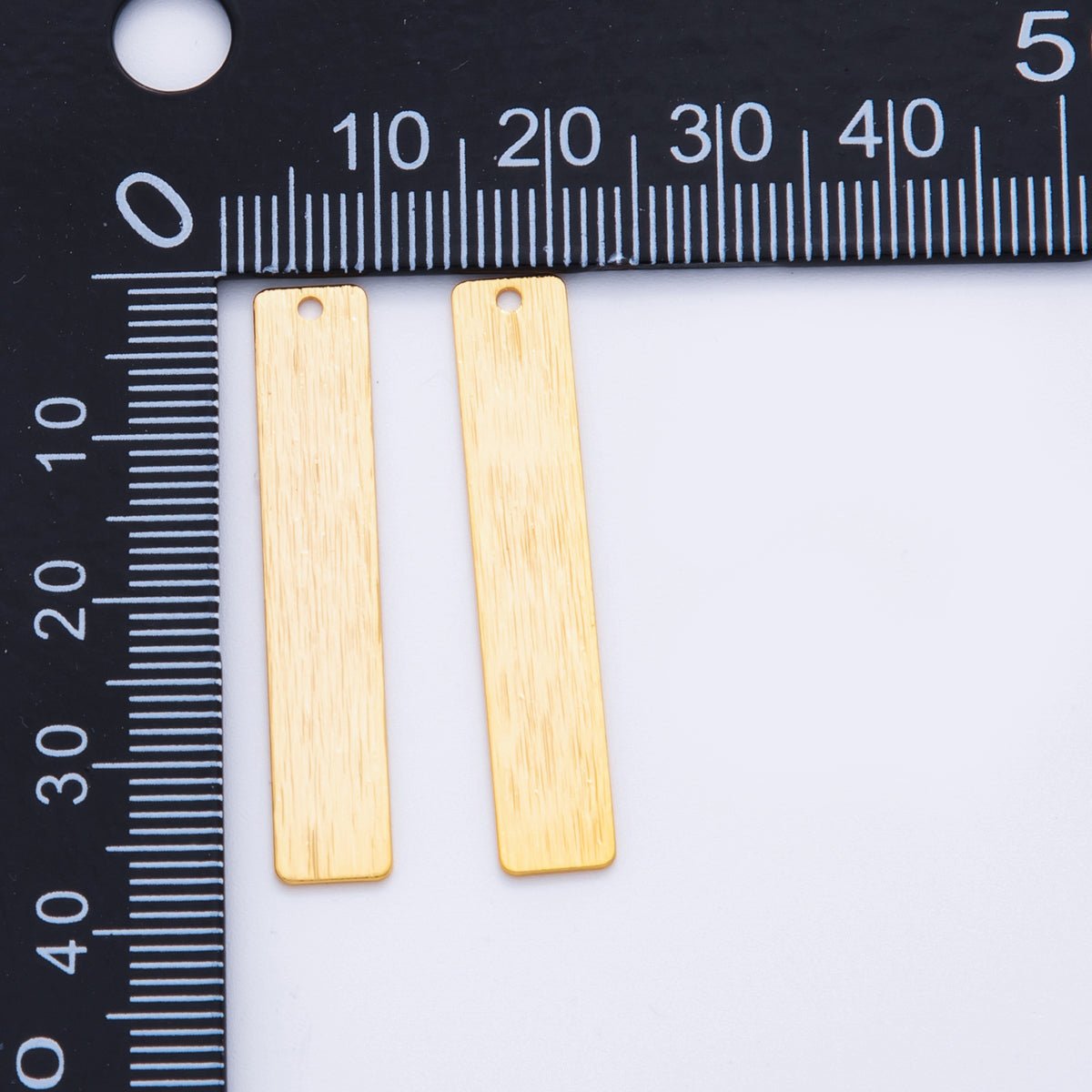 18K Gold Filled 36mm Lined Rectangular Bar Thin Charm Finding | Z1172