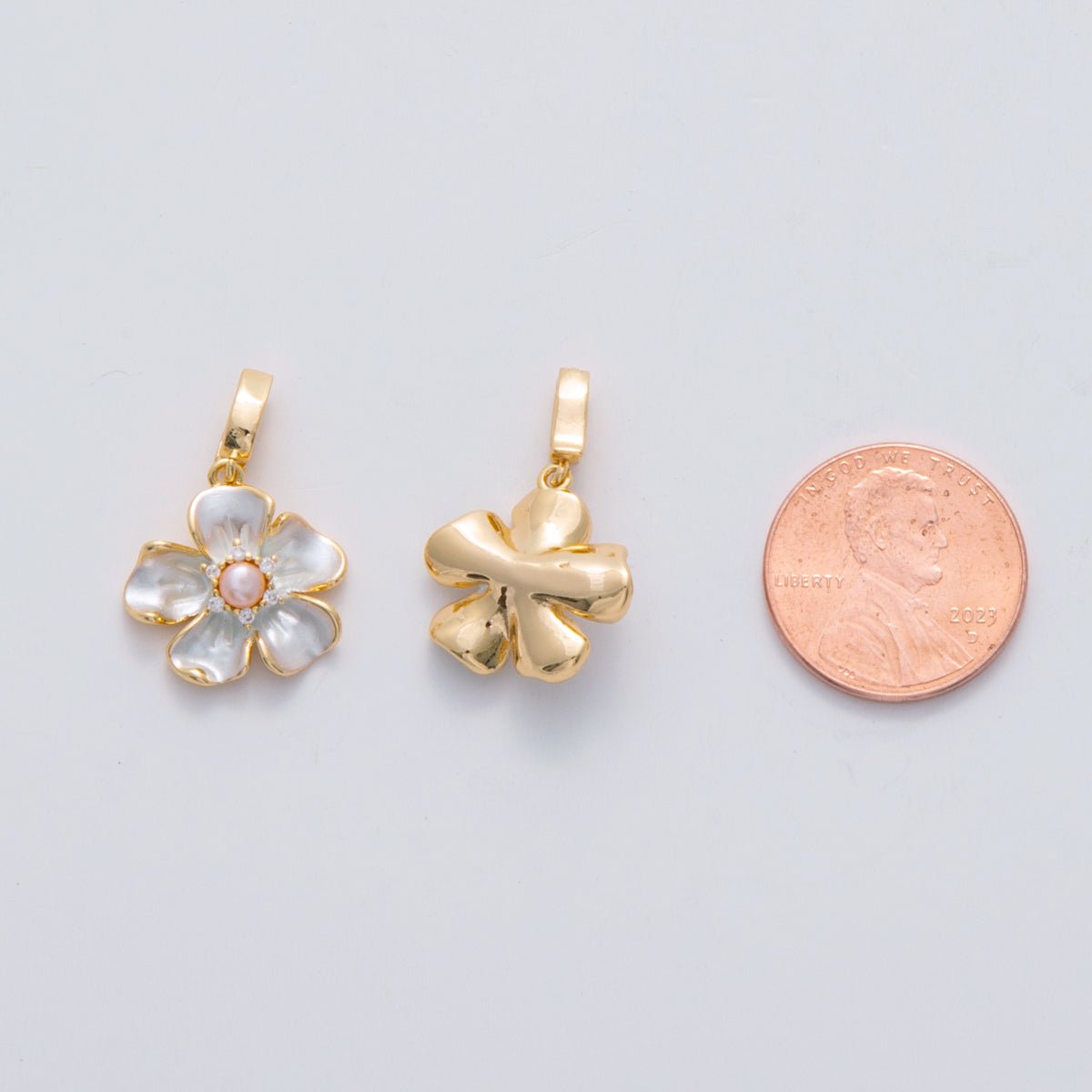 18K Gold Filled CZ Shell Pearl Foil Blue Flower Pendant | AH692