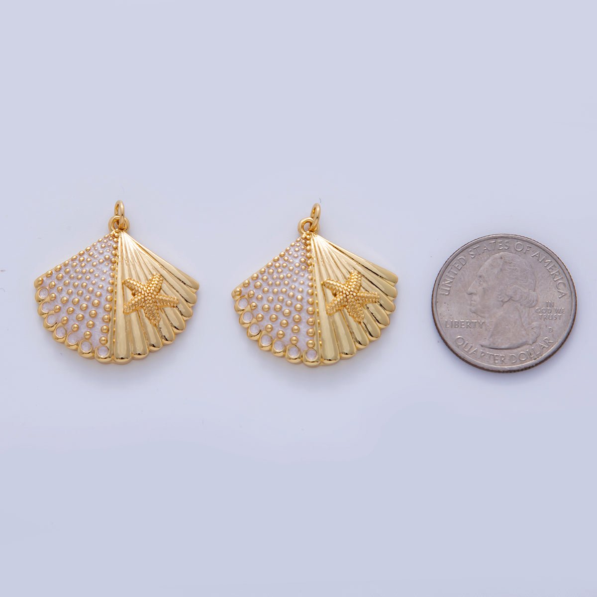 18K Gold Filled Dotted Lined Clam Sea Shell Starfish Charm | AF323