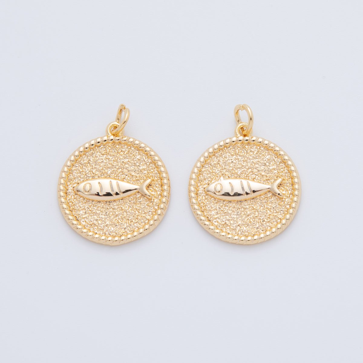 18K Gold Filled Fish Animal Hammered Round Charm | AF-801