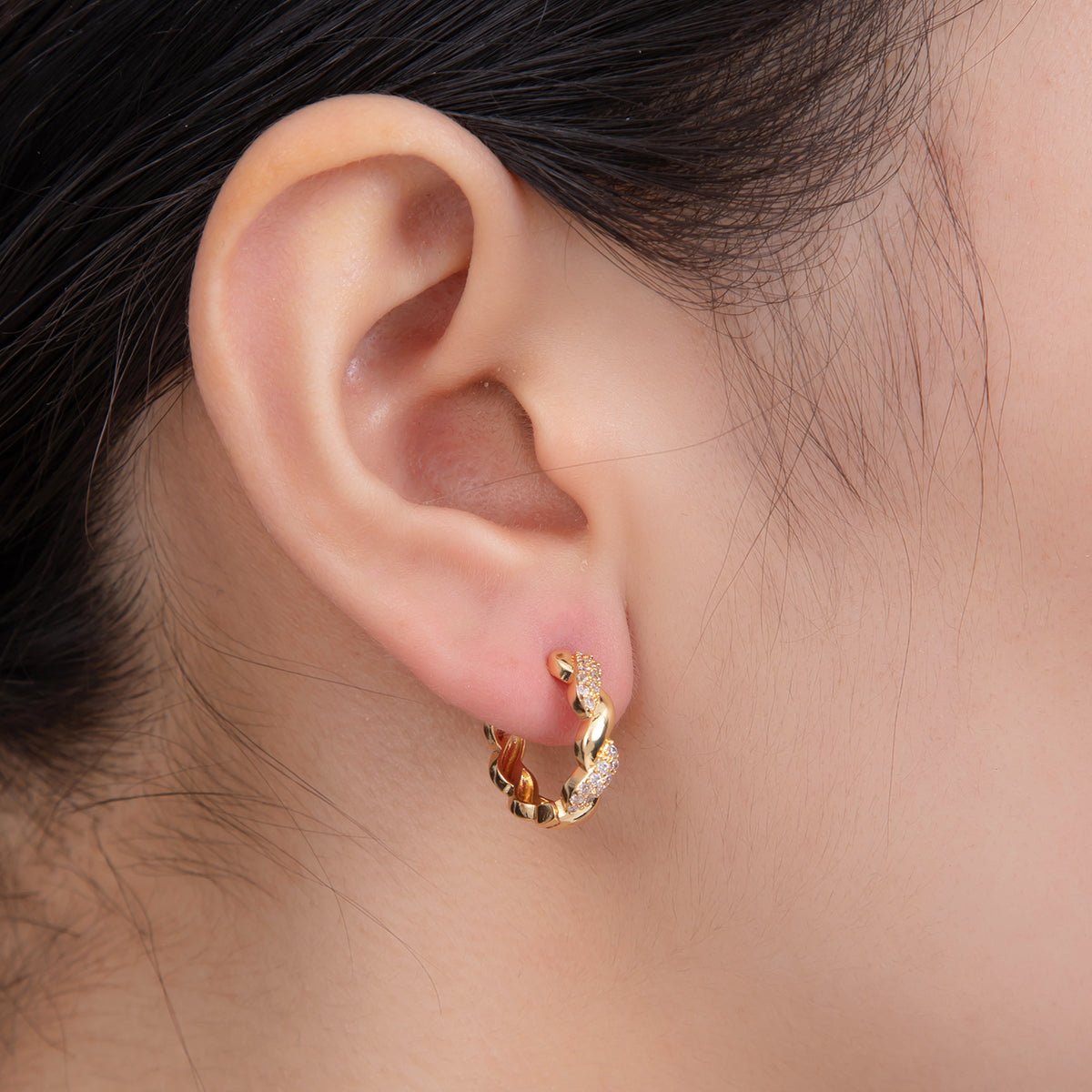 18K Gold Filled Micro Paved CZ Twirled Twisted Rope Round Hinged Huggie Earrings | AI375