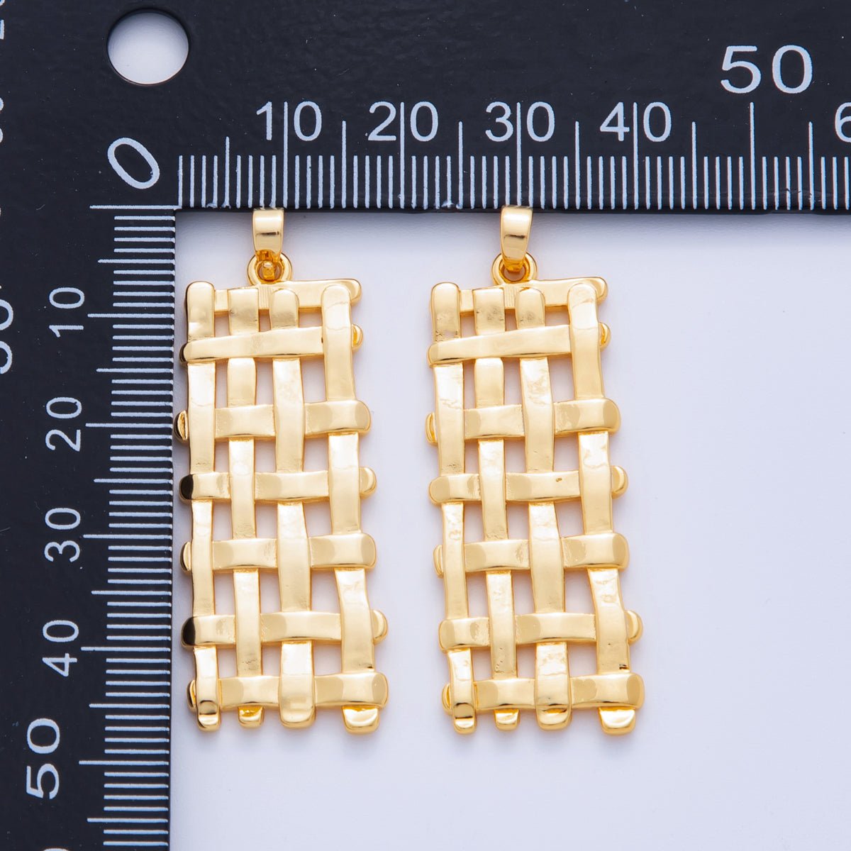 18K Gold Filled Quilted Woven Rectangular Pendant | AH701