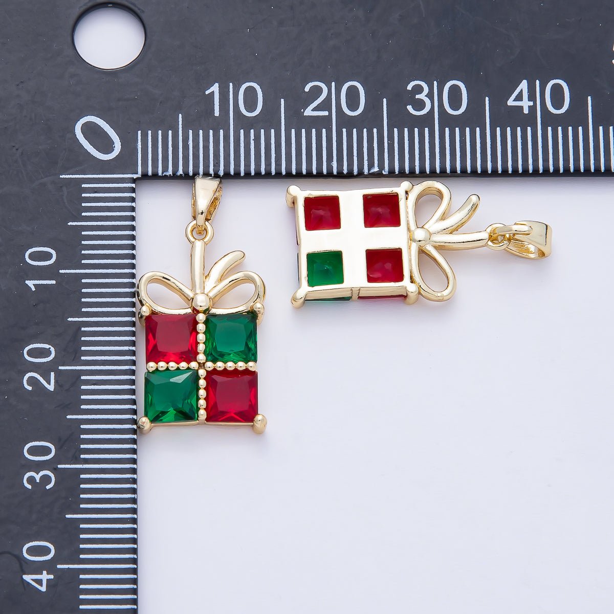 18K Gold Filled Red-Green CZ Christmas Holiday Present Pendant | AF1166
