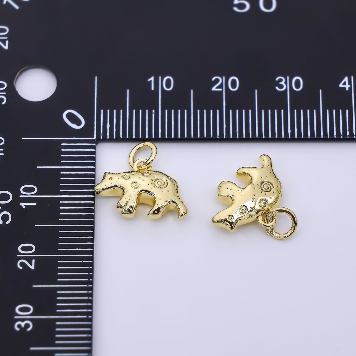 24K Gold Filled 10mm Patterned Forest Bear Animal Charm | D452