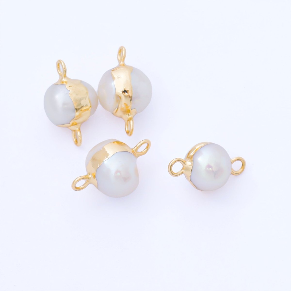24K Gold Filled 15mm Dainty Round Shell Pearl Charm Connector | AF582