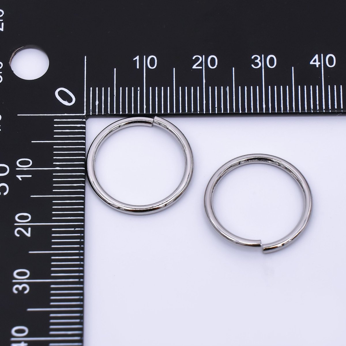 24K Gold Filled 18mm x 1.5mm Minimalist Round Jump Ring Findings Set in Gold & Silver | SP-01639