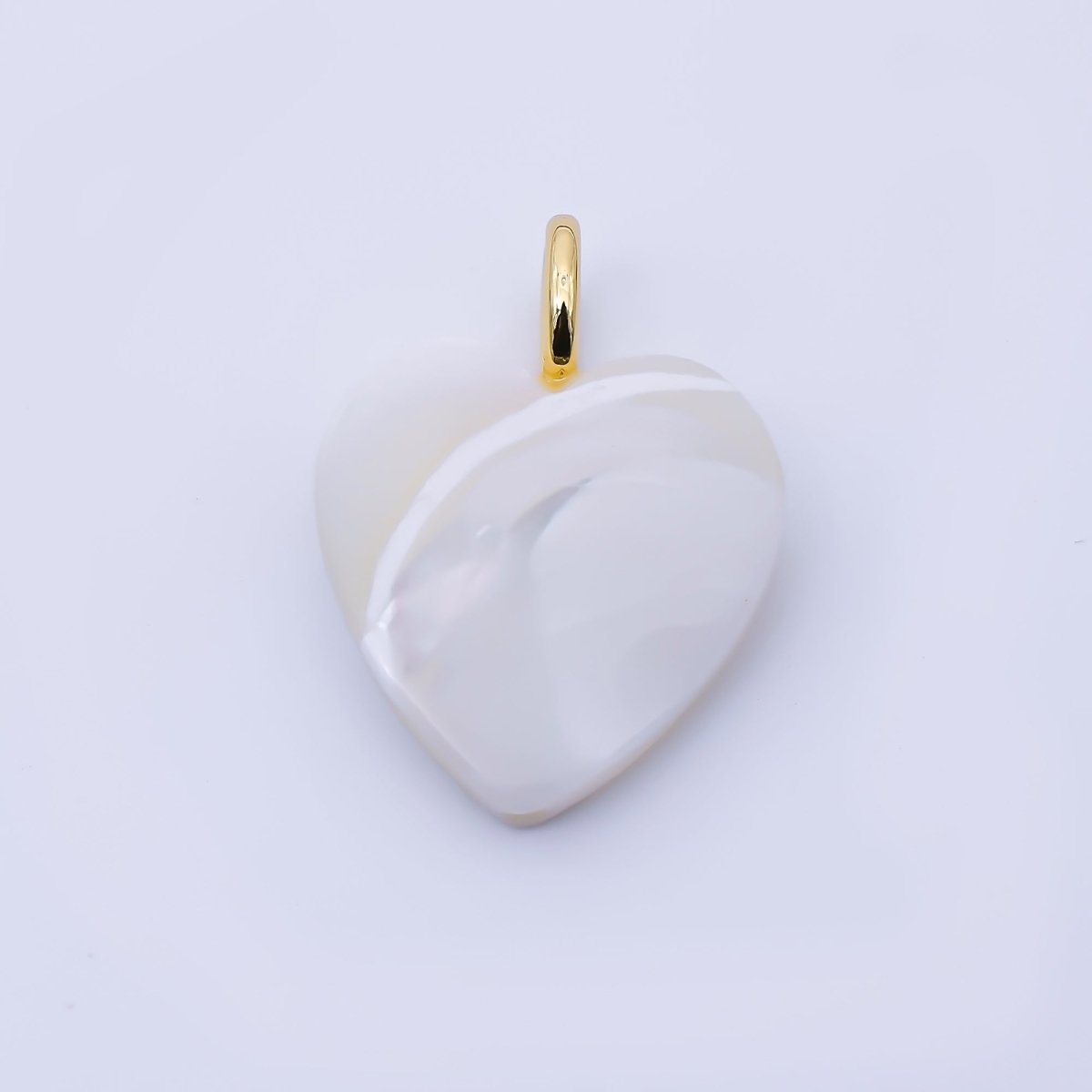 24K Gold Filled 20.7mm White Shell Pearl Heart Pendant | P1948