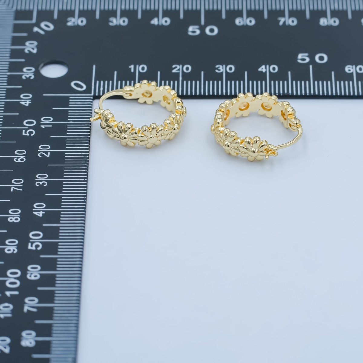24K Gold Filled 20mm Daisy Flower Latch Hoop Earrings | V533
