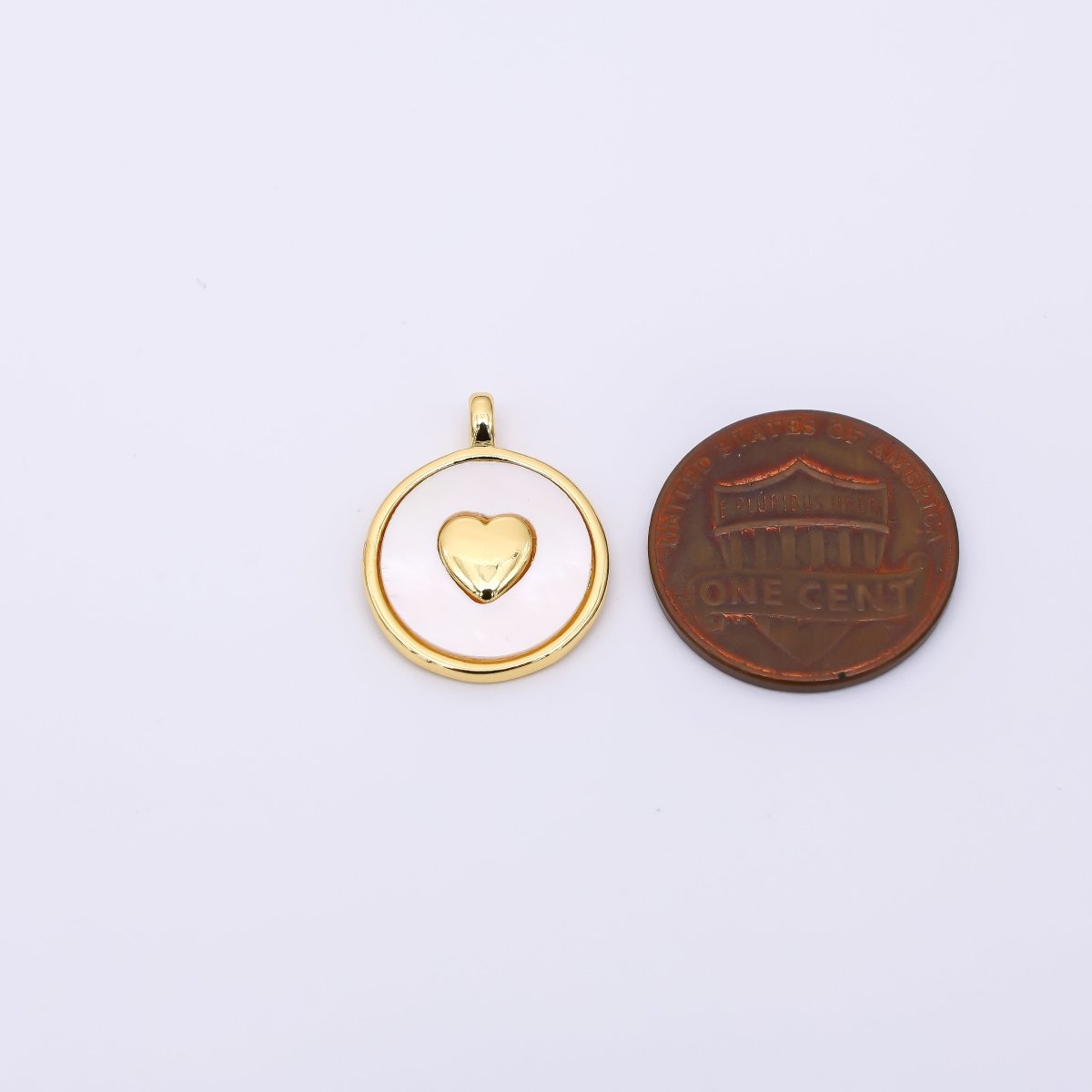 24K Gold Filled 20mm Heart Shell Pearl Round Mini Charm | AH566