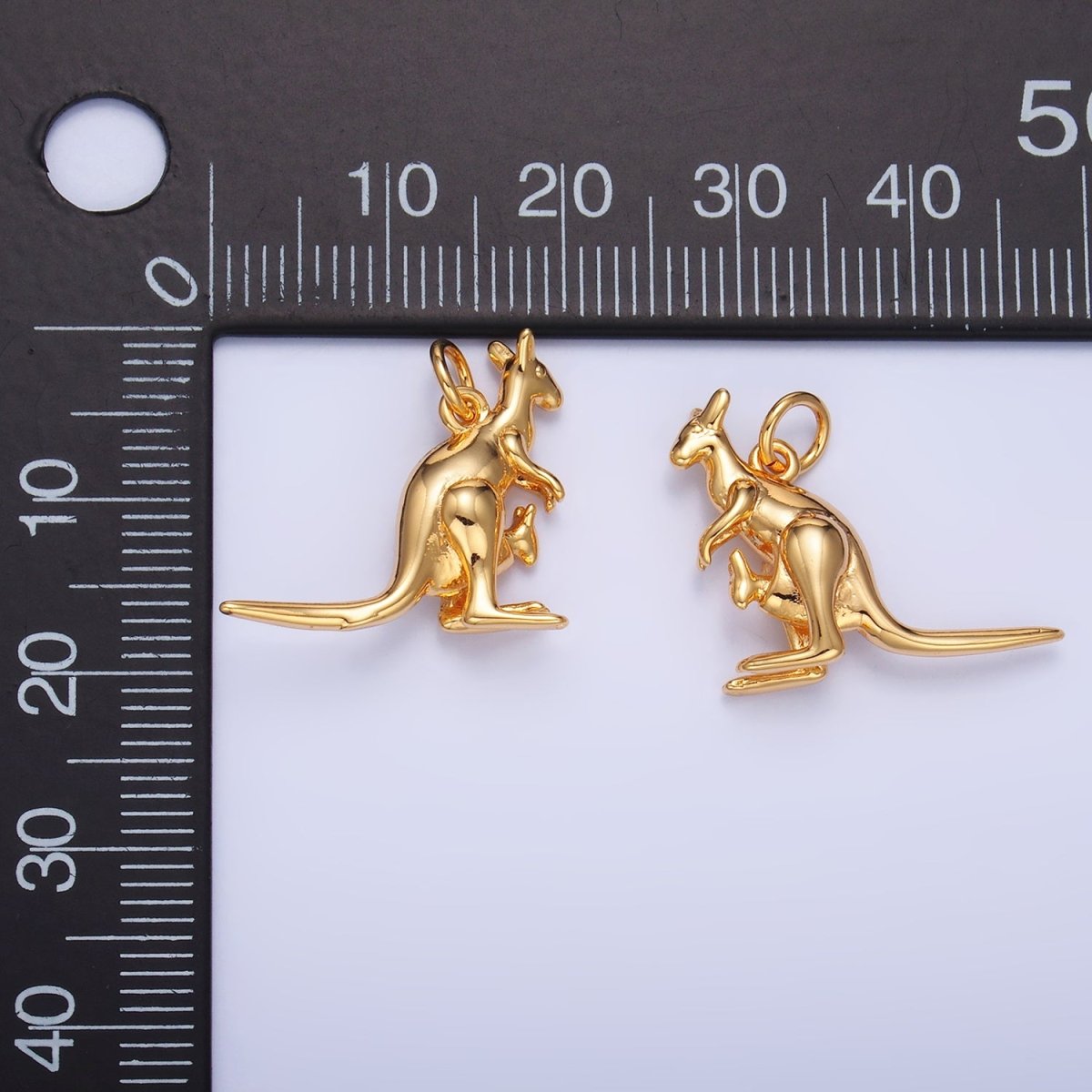 24K Gold Filled Australian Kangaroo Animal 3D Multidimensional Charm | W391
