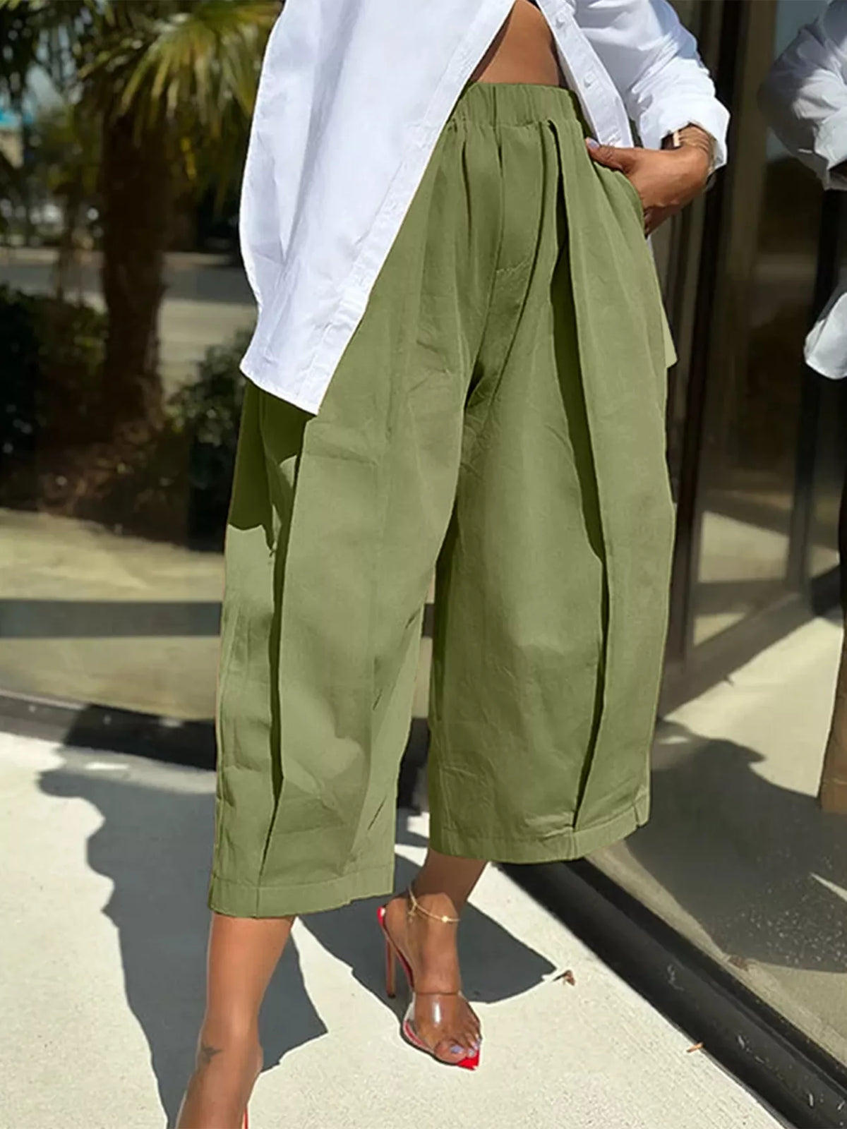 Wide Leg Pleated Detail Pants