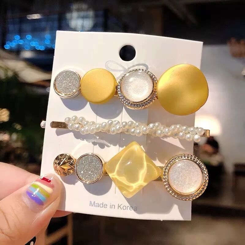 Pearl hair accessories