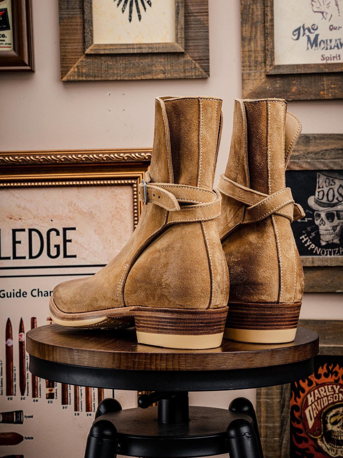 American-style Vintage Pointed-toe Boots Mens Suede Boots
