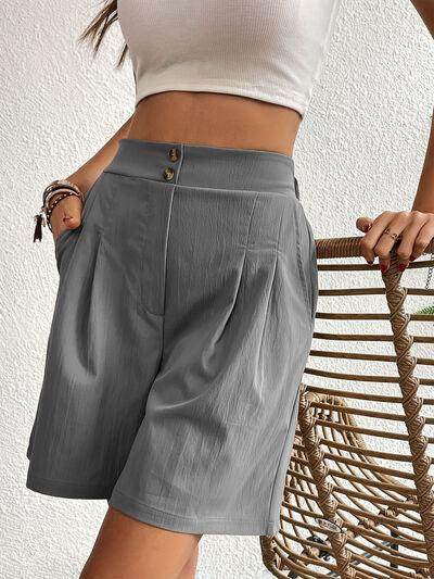Pocketed Half Elastic Waist Shorts with Side Pockets