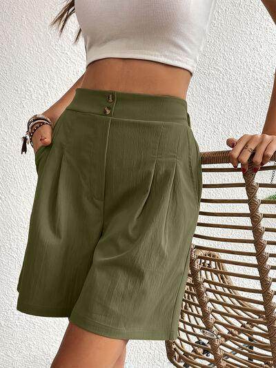 Pocketed Half Elastic Waist Shorts with Side Pockets