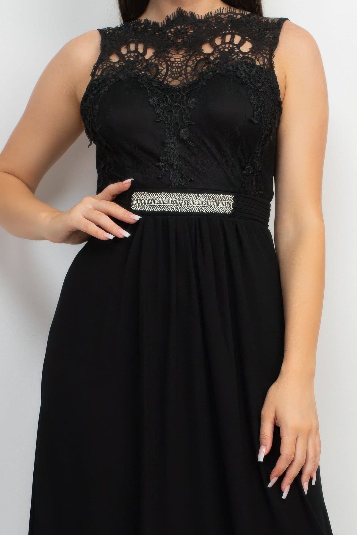 Jewel Waist-tie Lace Maxi Dress