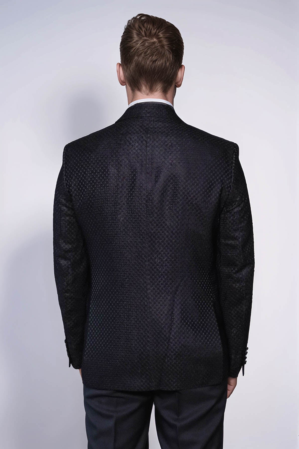 Satin Peak Lapel Textured Men&