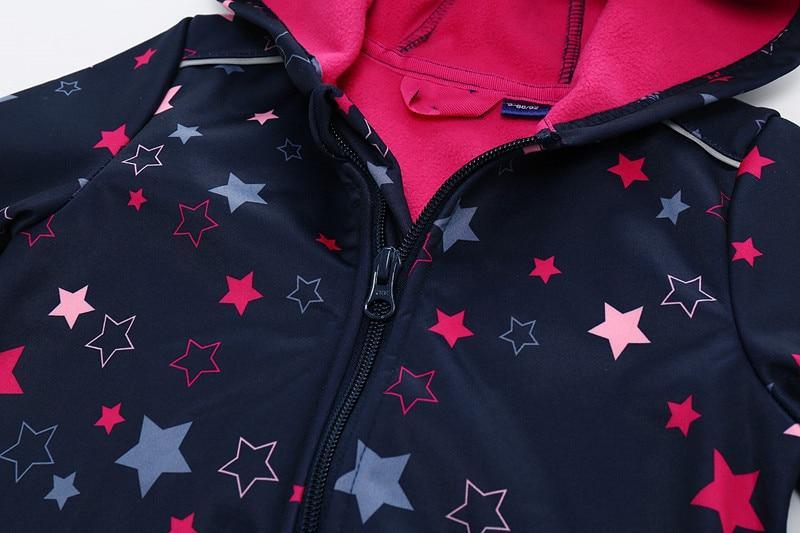 Ski suit For Children Soft Shell Outdoor Jacket Waterproof Fleece Lining Jumpsuit For Boys and Girls In Modern Colorful Design