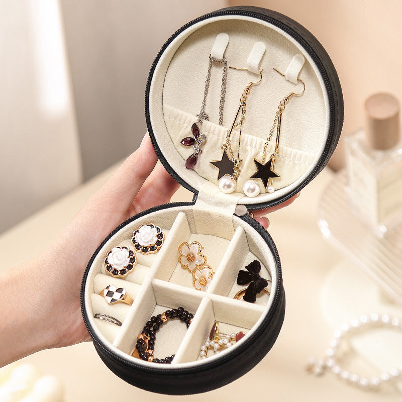 Round simple and compact jewelry Box