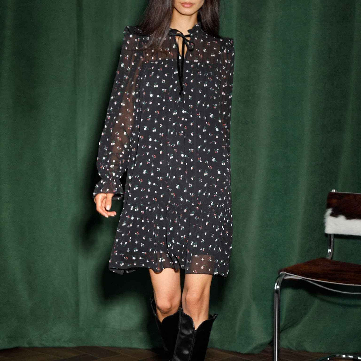 Chiffon floral dress neckline ruffle strap splicing horn skirt Pleated Mini Dress Lace Up Ruffle