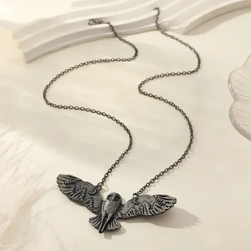 1pcs Vintage Necklace For Men And Women Creative Owl Pendant Wings Flying Holiday Jewelry