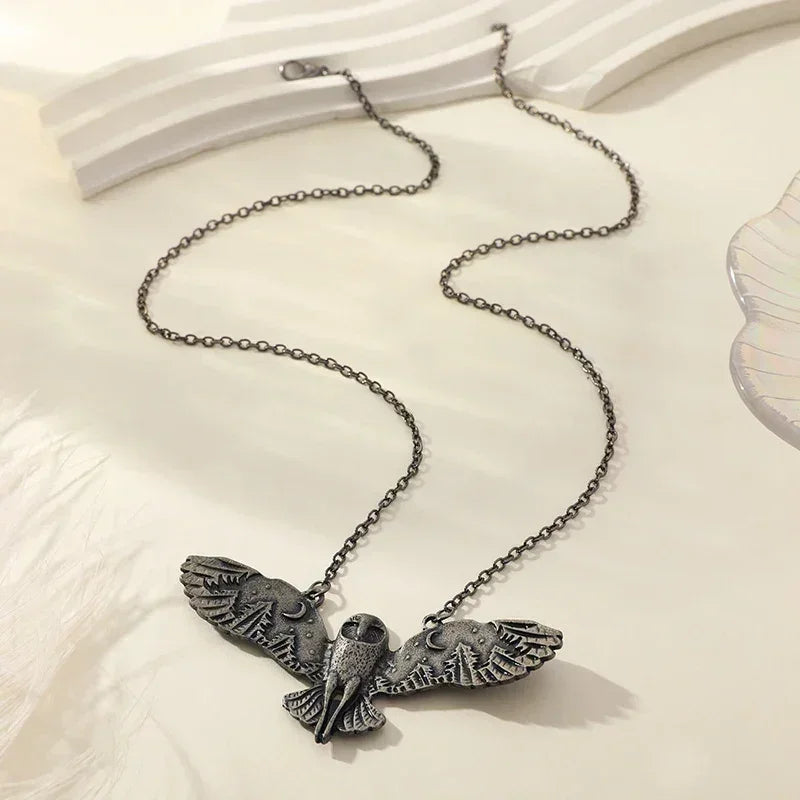 1pcs Vintage Necklace For Men And Women Creative Owl Pendant Wings Flying Holiday Jewelry
