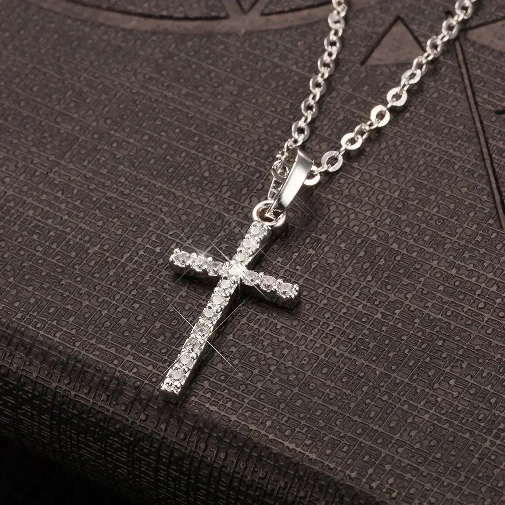 Luxury Zircon Cross Pendants Necklace Fashion Light Golden Silver Color for Men Women Jewelry Chain Accessory