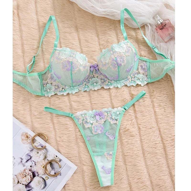 Sexy Woman Underwear Ultra Thin Fancy Lingerie Set Beautiful Embroidery Erotic Lingerie Three-Point Youth Green Sexy Lingerie