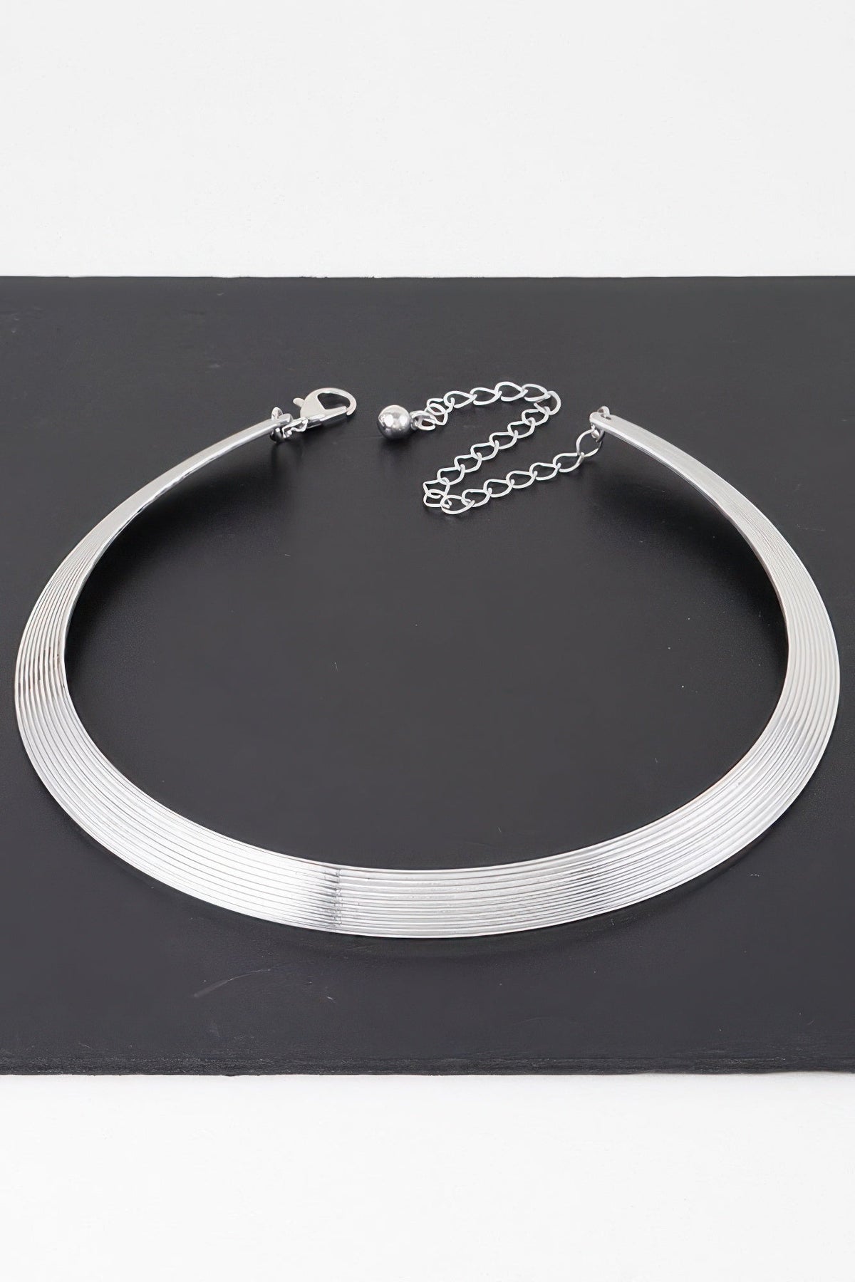 Shiny Modern Choker Necklace