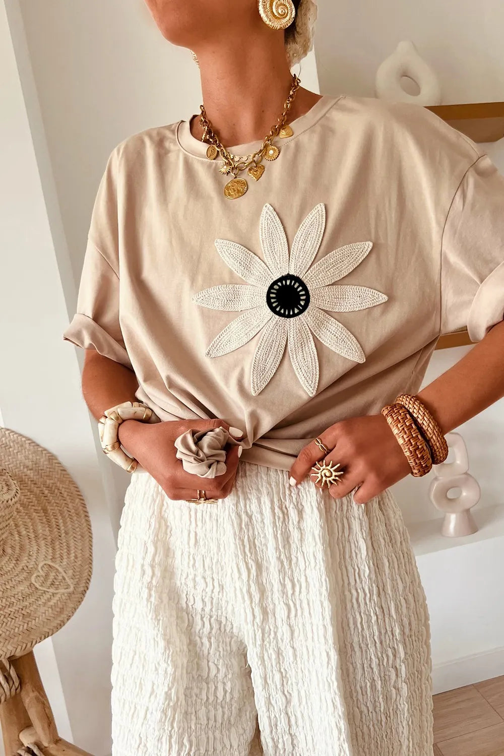 Casual Daisy Patch Round Neck T-Shirt