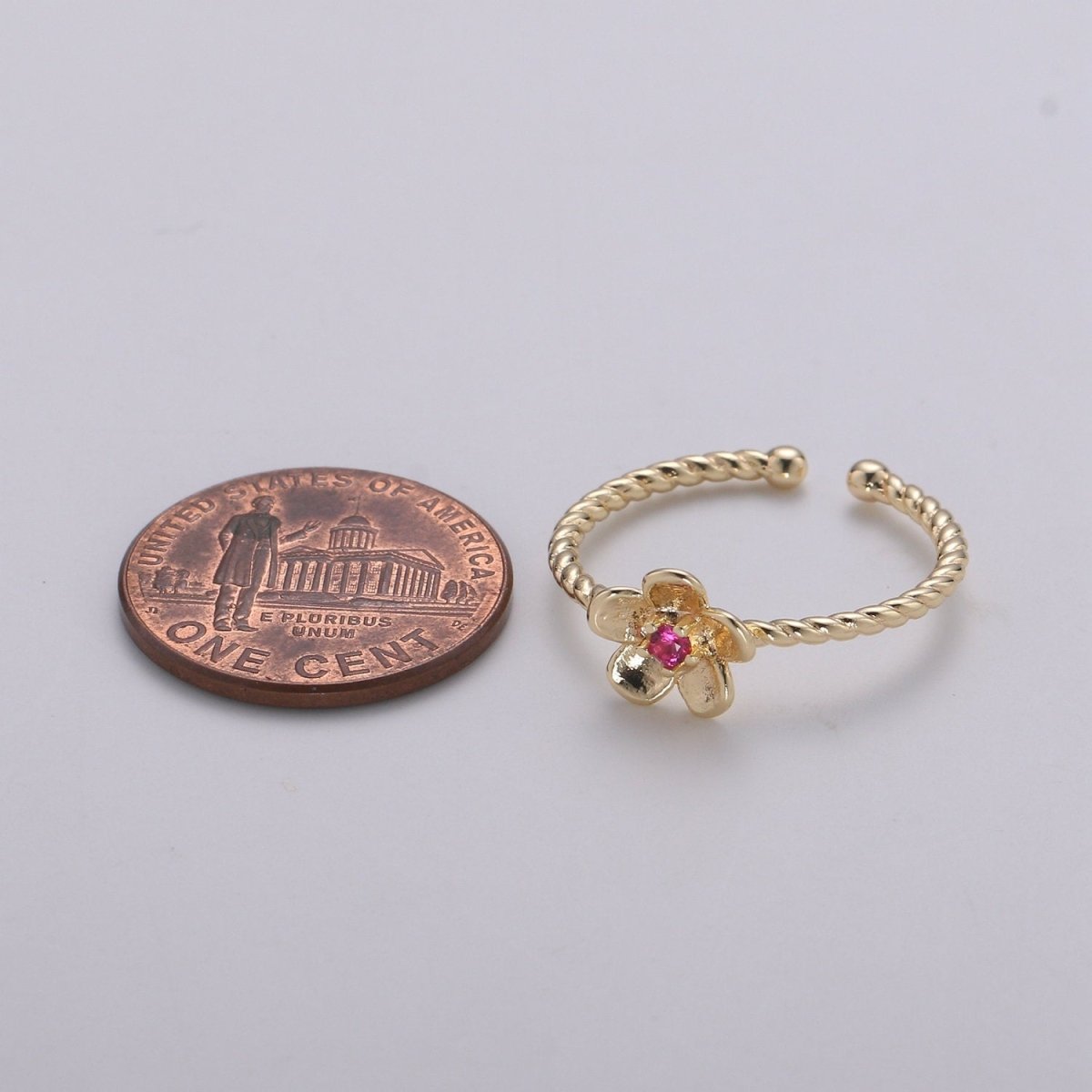 Dainty Daisy ring, Gold Mini Floral Ring, Dainty Stackable Rings, Open Adjustable Ring Crystal Daisy Flower Twisted Ring Minimalist Jewelry R-116
