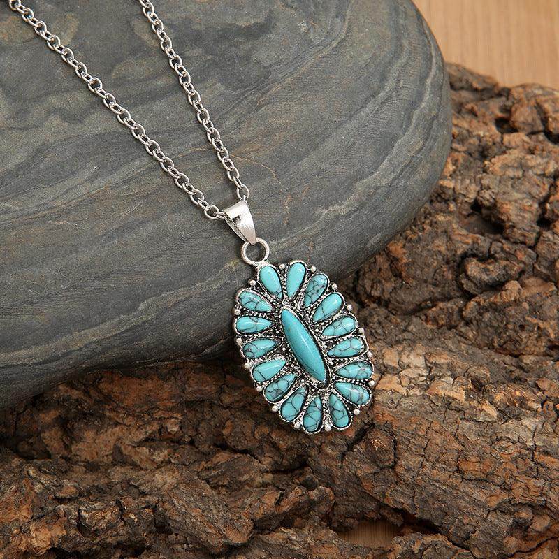Artificial Turquoise Pendant Alloy Necklace for Stylish Wear