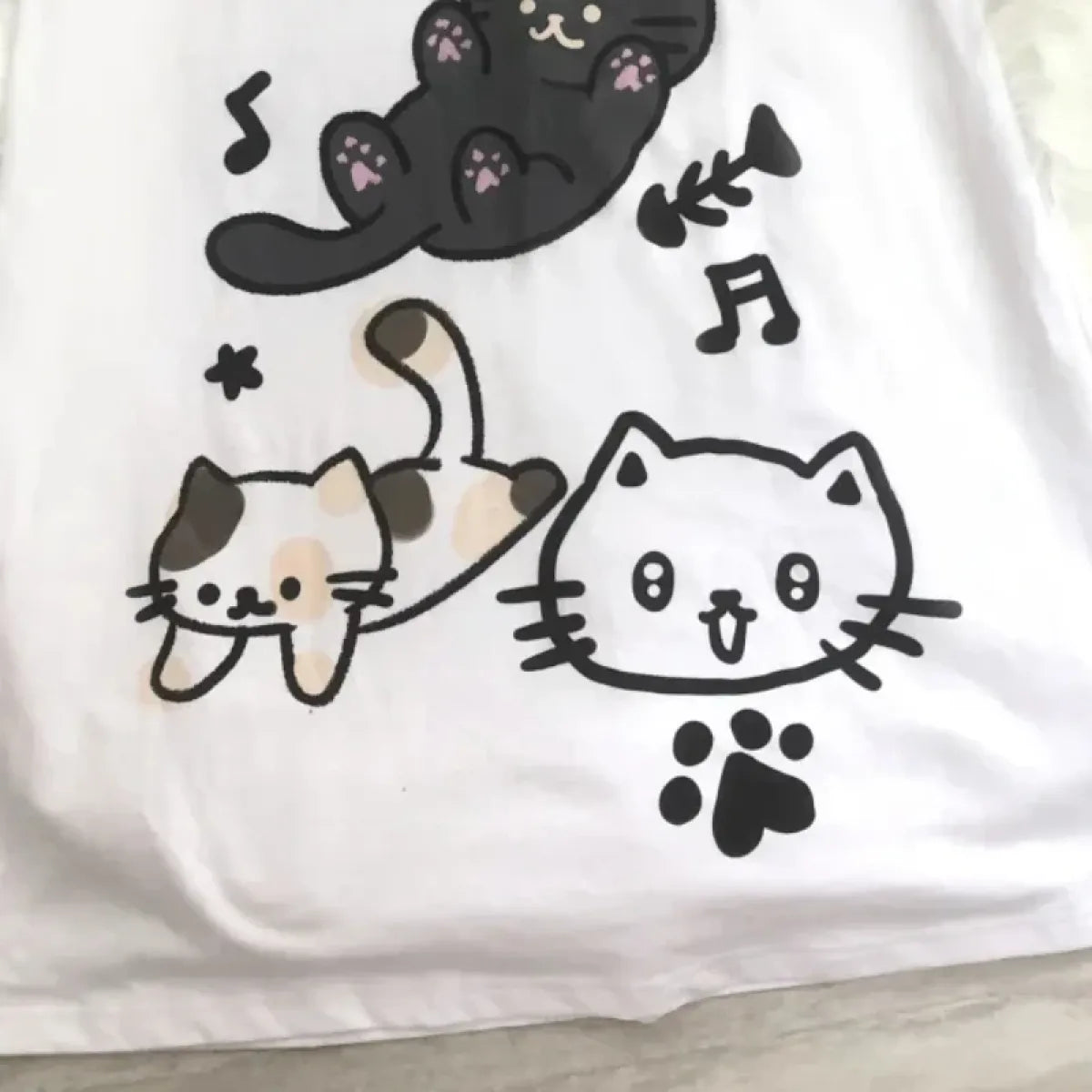 Off-Shoulder Cat Print T-Shirt – Kawaii Y2K Grunge Top