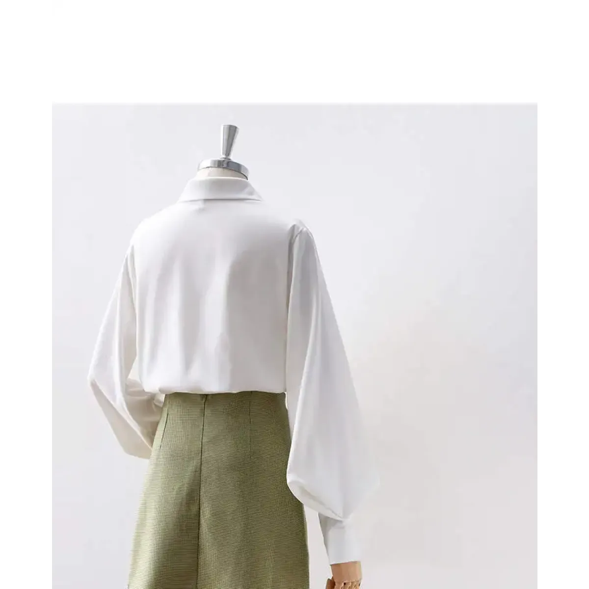 Lantern Sleeve Blouse – Elegant Vintage Button-Up Shirt