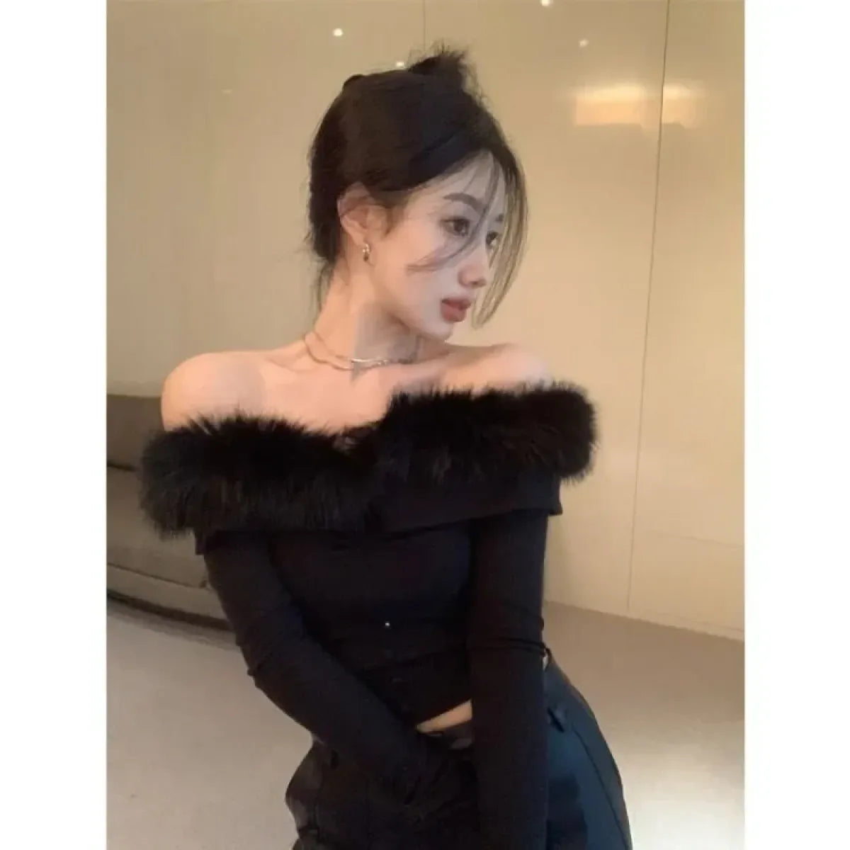 Off Shoulder Plush Trim Top – Y2K E-Girl Slim Fit Autumn Pullover