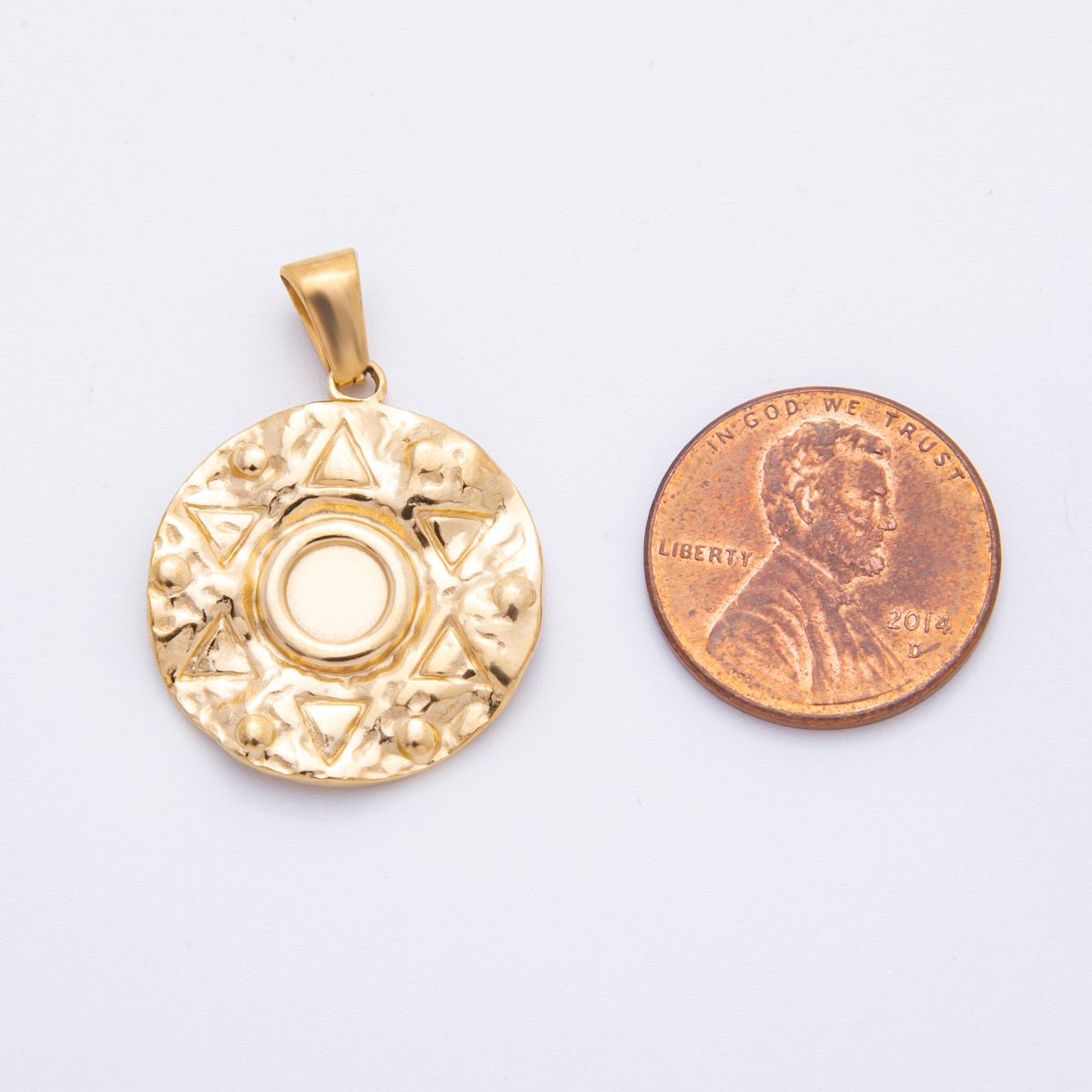 Stainless Steel Celestial Star Hammered Round Pendant | J-513