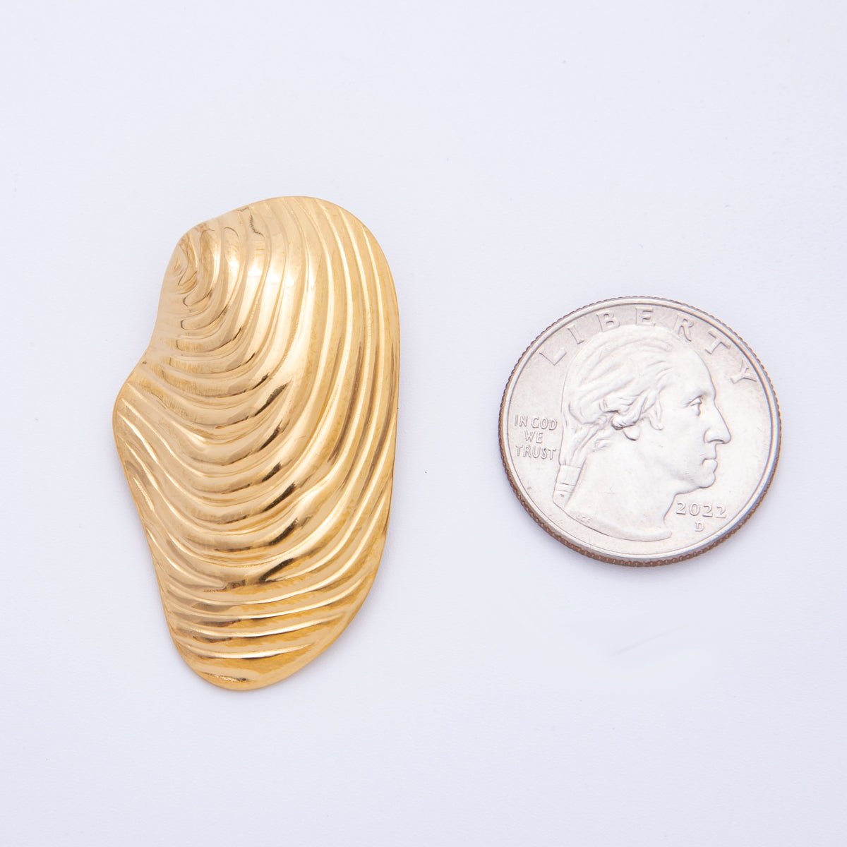Stainless Steel Ribbed Textured Wave Minimalist Conch Sea Shell Statement Pieces Charm | J511
