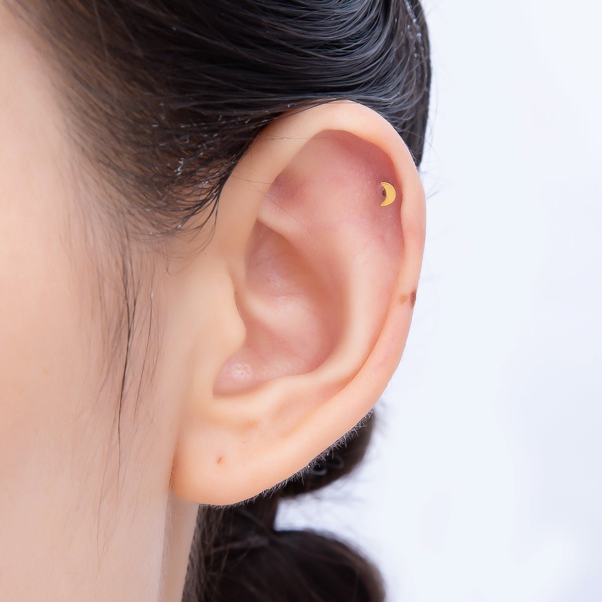 Titanium 2mm Minimalist Crescent Moon Single Cartilage Piercing Flat Back Stud in Gold & Silver | BJ-00051 BJ-00052
