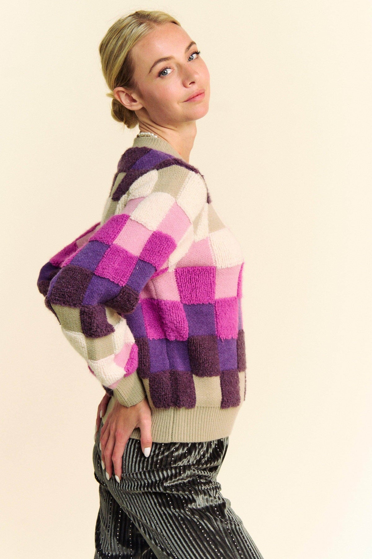 Davi &amp; Dani Checkered Round Neck Long Sleeve Sweater Chic