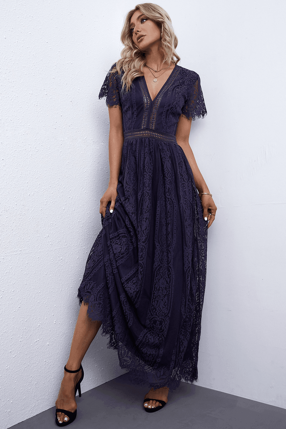 Scalloped Trim Lace Plunge Dress for Elegant Occasions