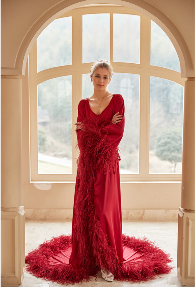 Luxury Thick Ostrich Feather Floor-Length Satin Robe with Train – Elegant Bridal Loungewear