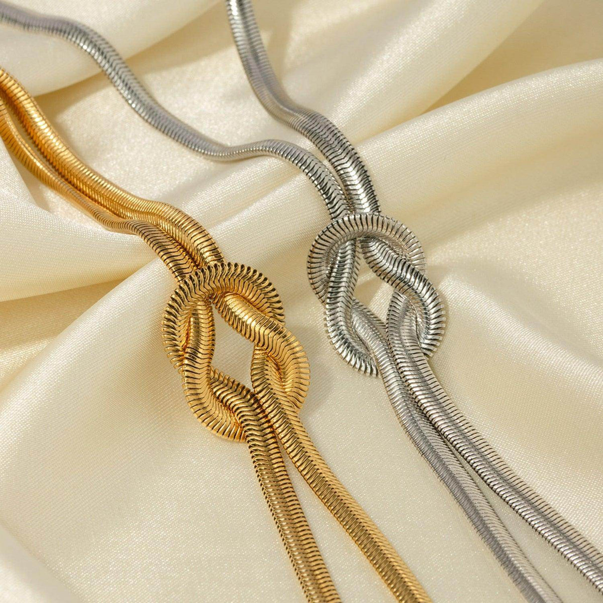 Double Layered Knot Herringbone Choker Necklace in Silver